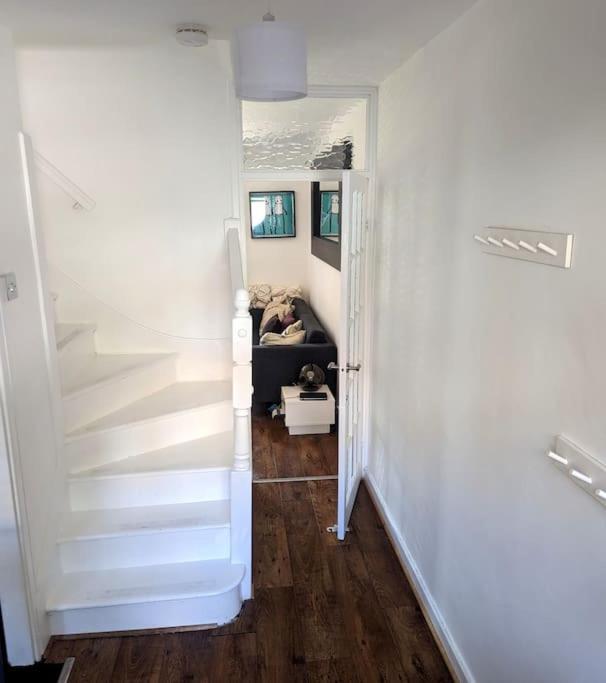 Charming 2-Bed Garden Flat Leilighet London Eksteriør bilde