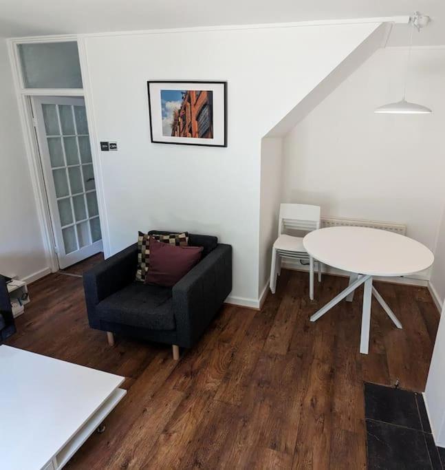 Charming 2-Bed Garden Flat Leilighet London Eksteriør bilde