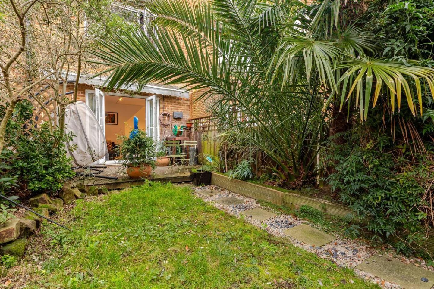 Charming 2-Bed Garden Flat Leilighet London Eksteriør bilde